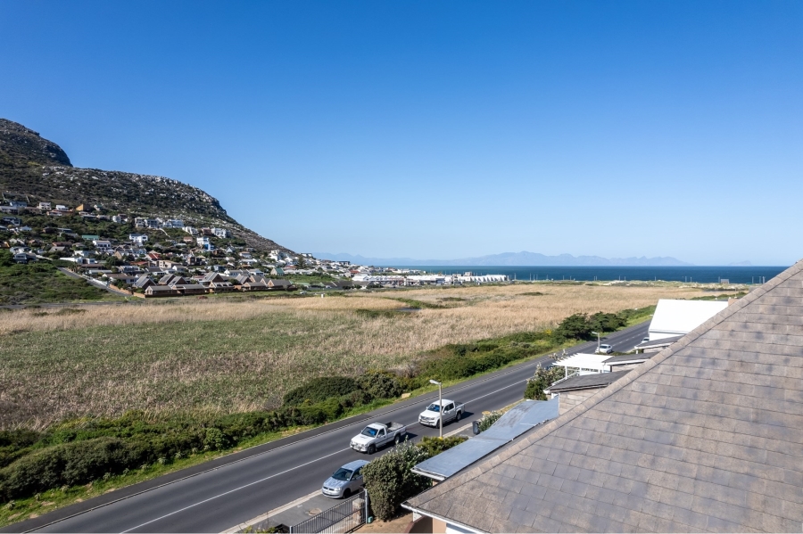 8 Bedroom Property for Sale in Glencairn Western Cape